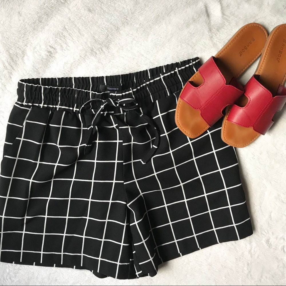 🖤 3 for $20 | Forever 21 | Window Pane Shorts
